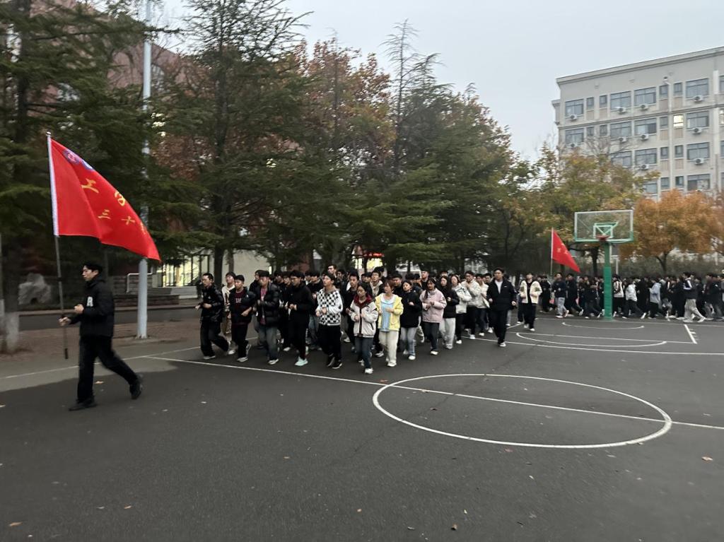 青春同行 晨跑共鉴 |工学院2024级新生晨跑活动圆满收官